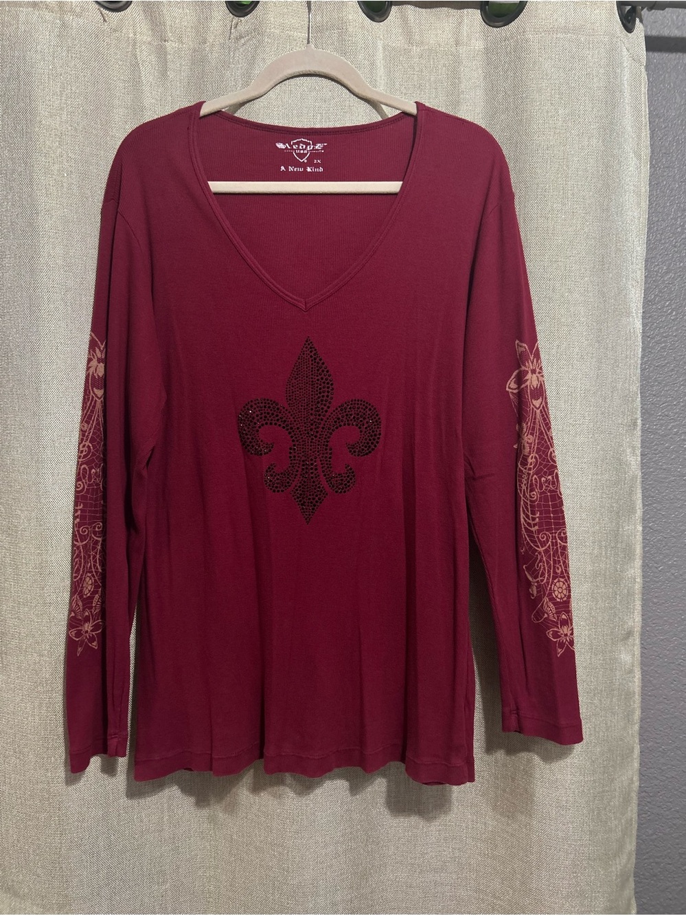 Y2K Sledge: New Day Deep Burgundy V-Neck Long Sleeve Top with Fleur-de-Lis Sz 2X